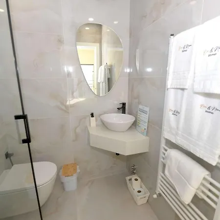 Oro Nero Arte - Luxury With Terrace נאזרה